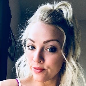 Meet your Posher, Candace